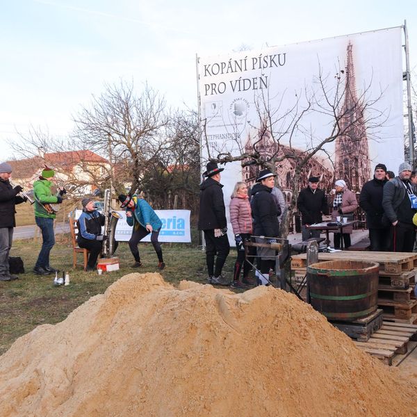 Zimní otevřené sklepy a Kopání písku
